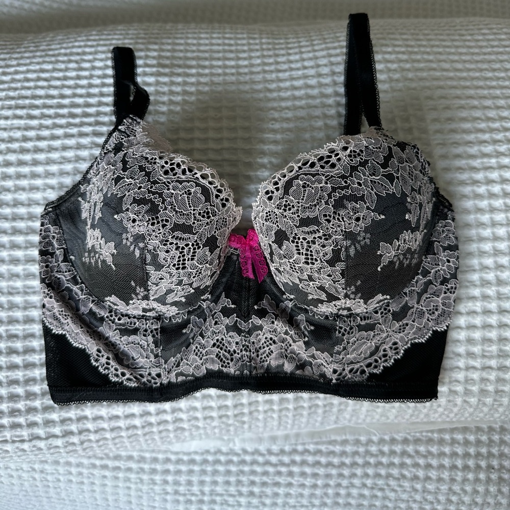 NWT Victoria's Secret Black and Pink Lace Bra